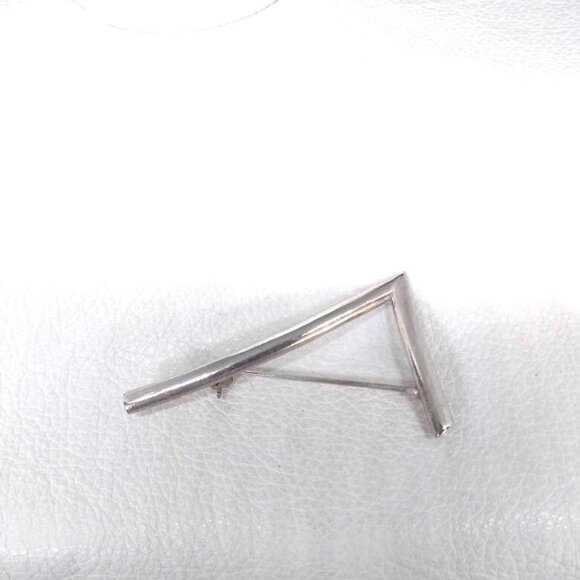 Check Mark Weird Shape Silver Broach different elegant vote ski slope Pinback - Picture 2 of 5